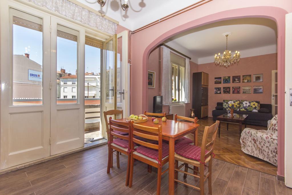 Spacious & Smart Center Apartment Póla Szoba fotó